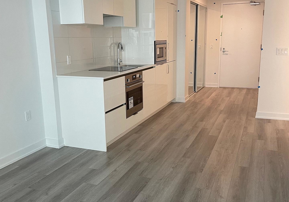 230-simcoe-street-toronto-ontario-c13037758