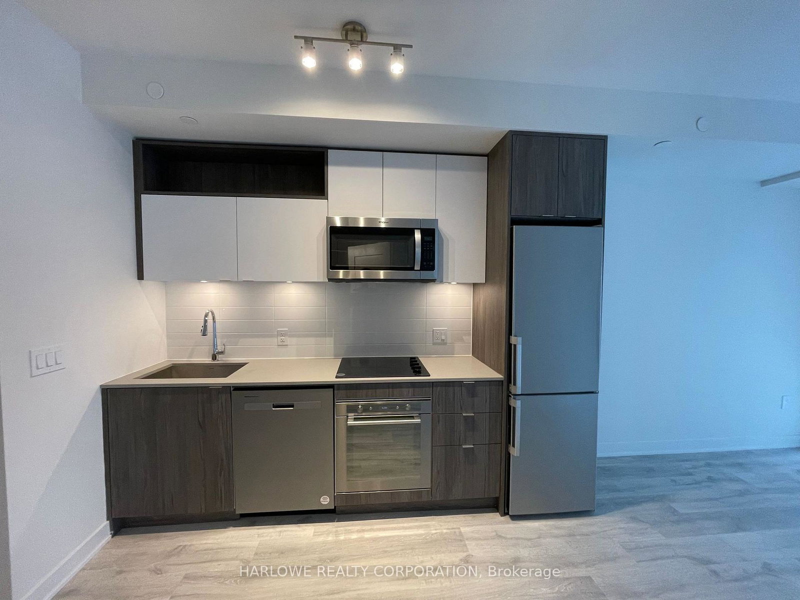 60-princess-street-toronto-ontario-c13037832