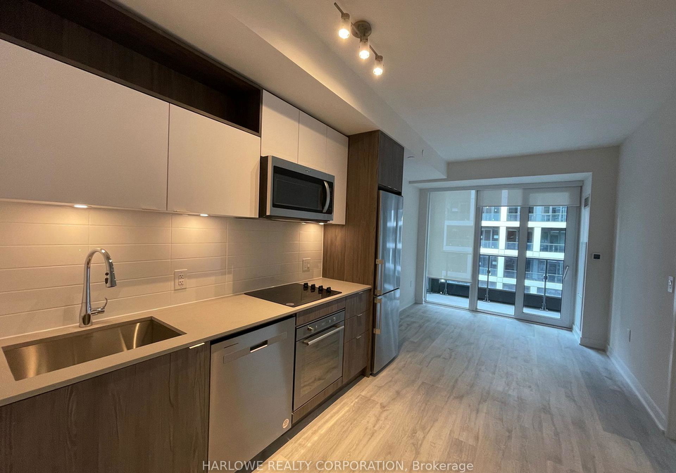 60-princess-street-toronto-ontario-c13037832