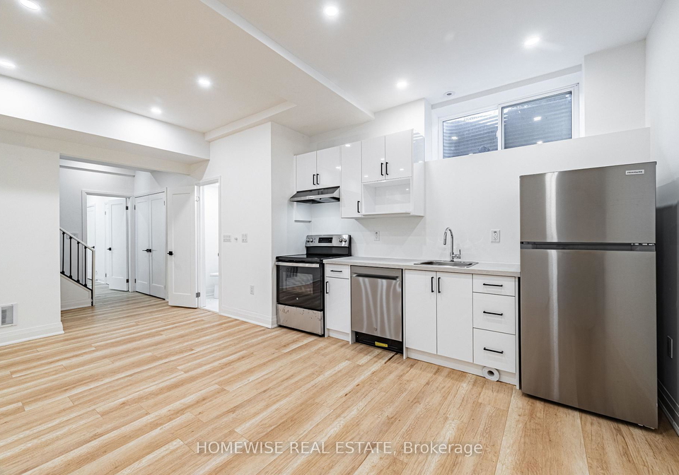11-craig-crescent-east-york-ontario-c13037874