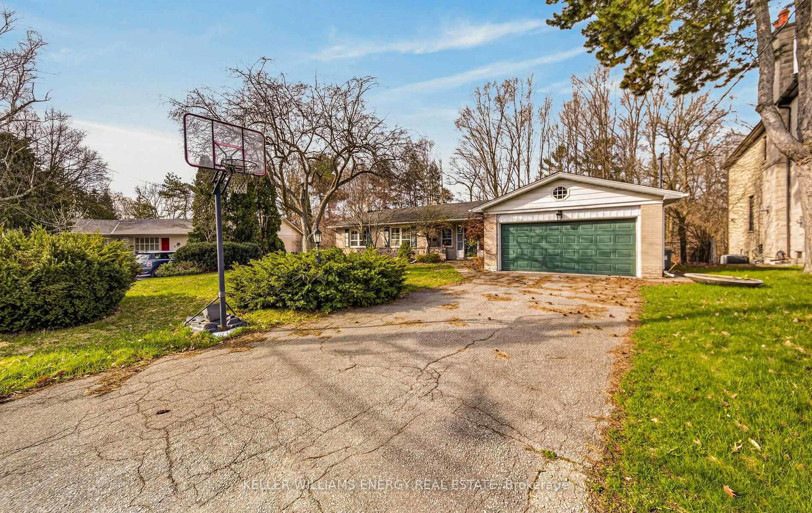 15-artinger-court-north-york-ontario-c13037914