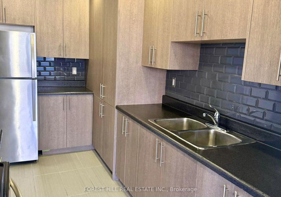 35-esterbrooke-avenue-north-york-ontario-c13038078
