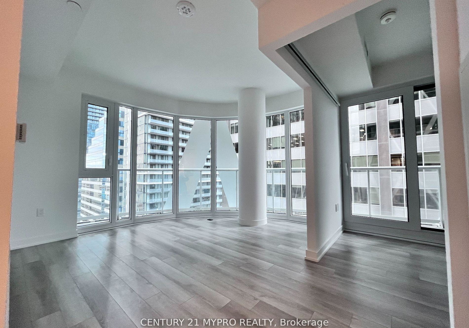 230-simcoe-street-toronto-ontario-c13038278