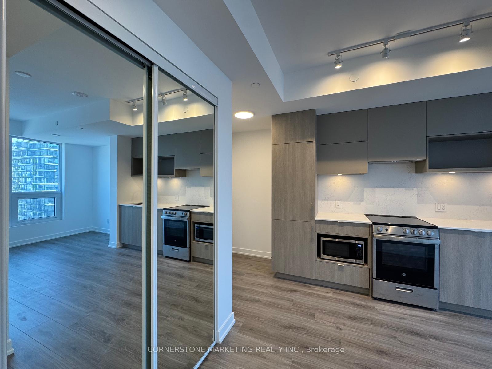 100-queen-street-e-toronto-ontario-c13038582