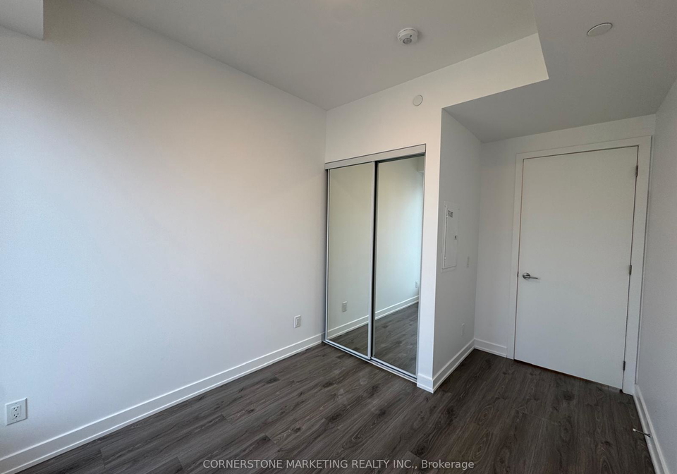 100-queen-street-e-toronto-ontario-c13038582