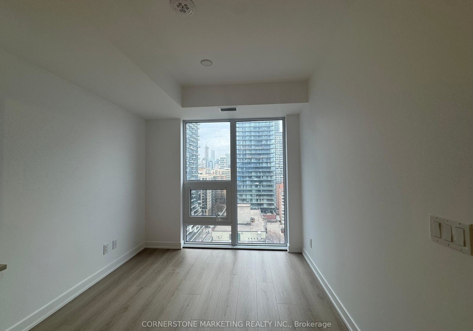 100-queen-street-e-toronto-ontario-c13038592
