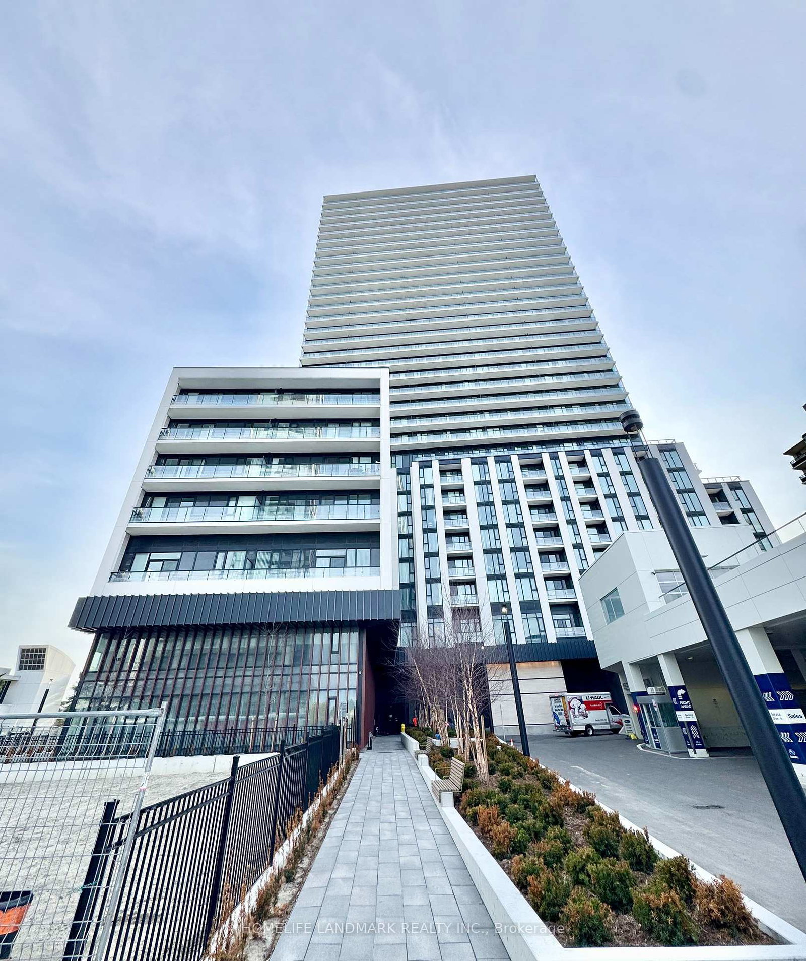 5858-yonge-street-toronto-ontario-c13038770