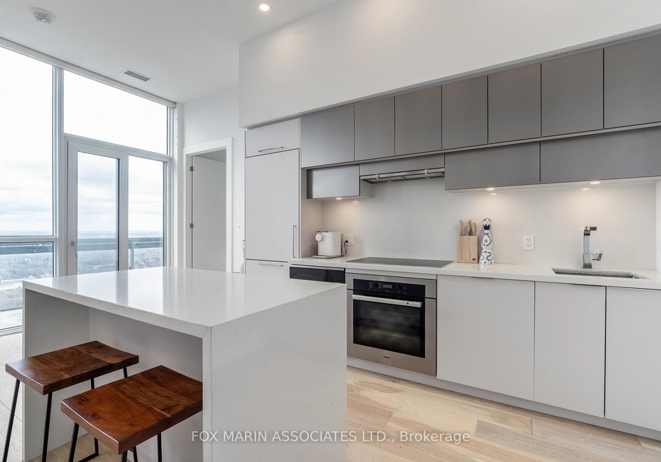 39-roehampton-avenue-toronto-ontario-c13038776
