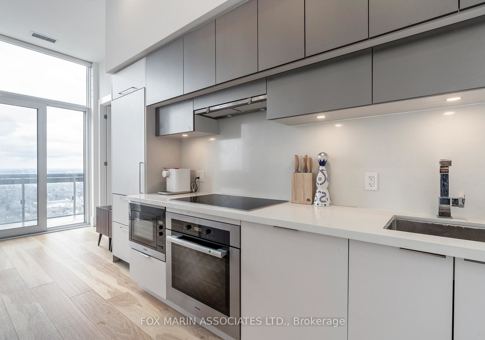 39-roehampton-avenue-toronto-ontario-c13038776