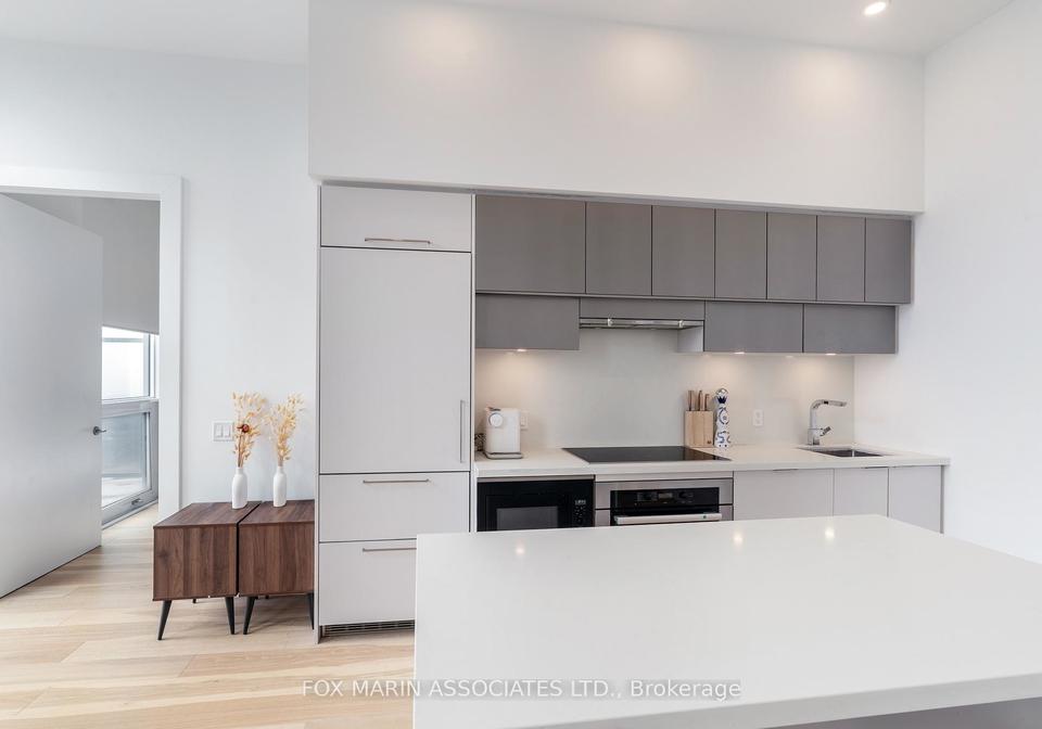39-roehampton-avenue-toronto-ontario-c13038776