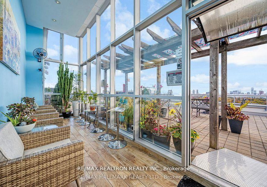 225-wellesley-street-e-toronto-ontario-c13039098