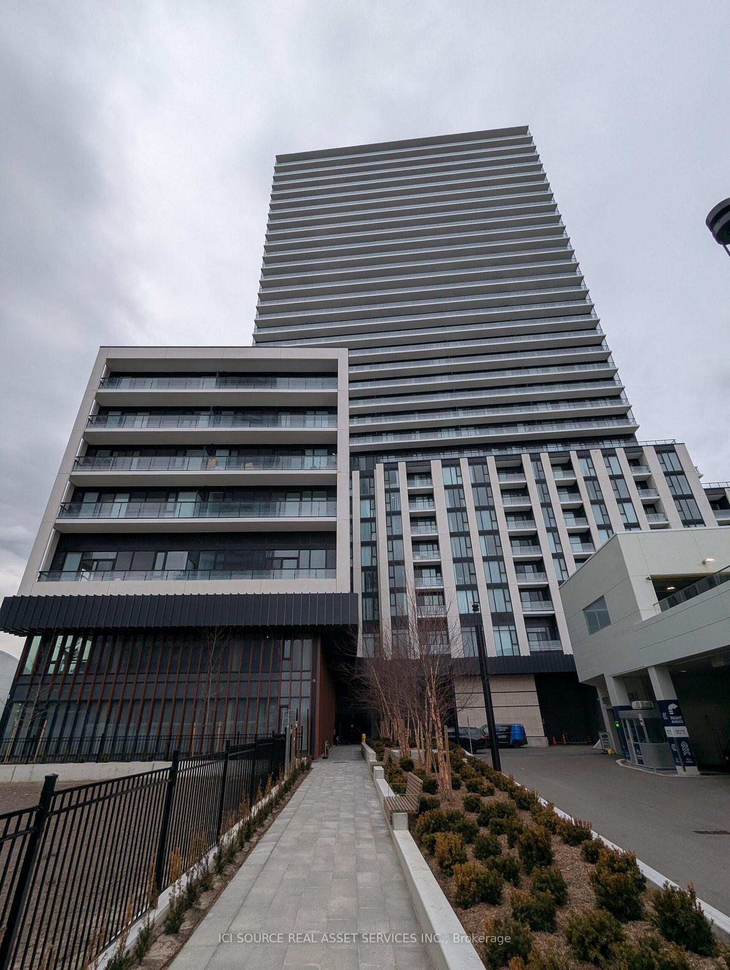 5858-yonge-street-toronto-ontario-c13039102