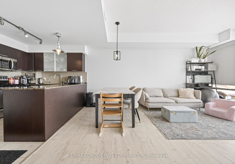 38-grenville-street-toronto-ontario-c13039108