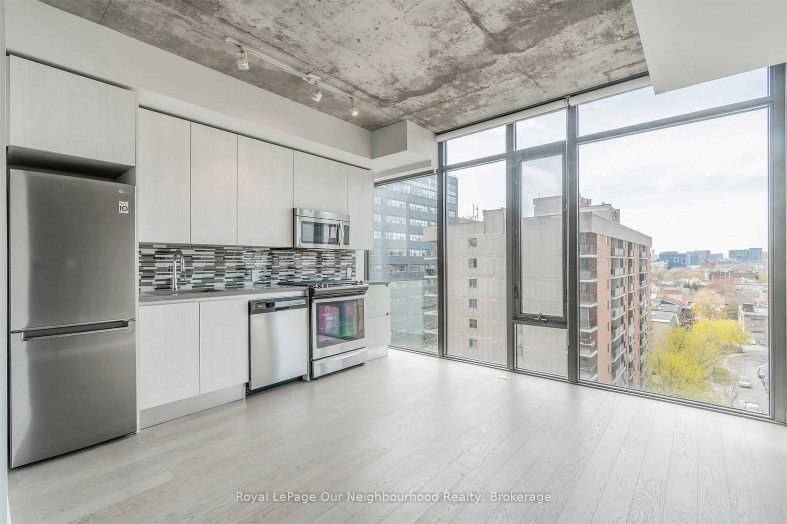 111-bathurst-street-toronto-ontario-c13039348