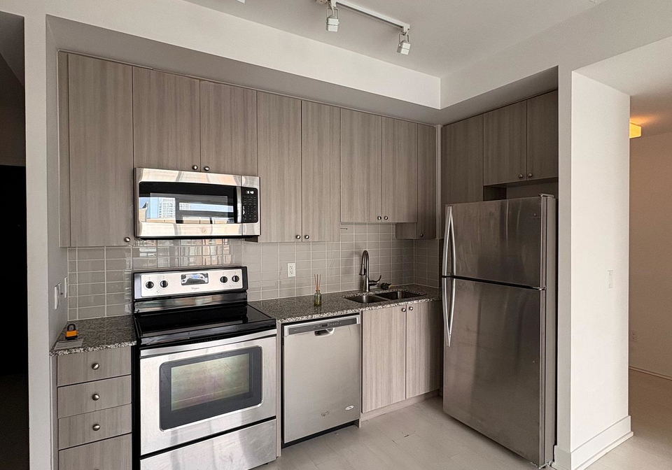68-merton-street-toronto-ontario-c13039544