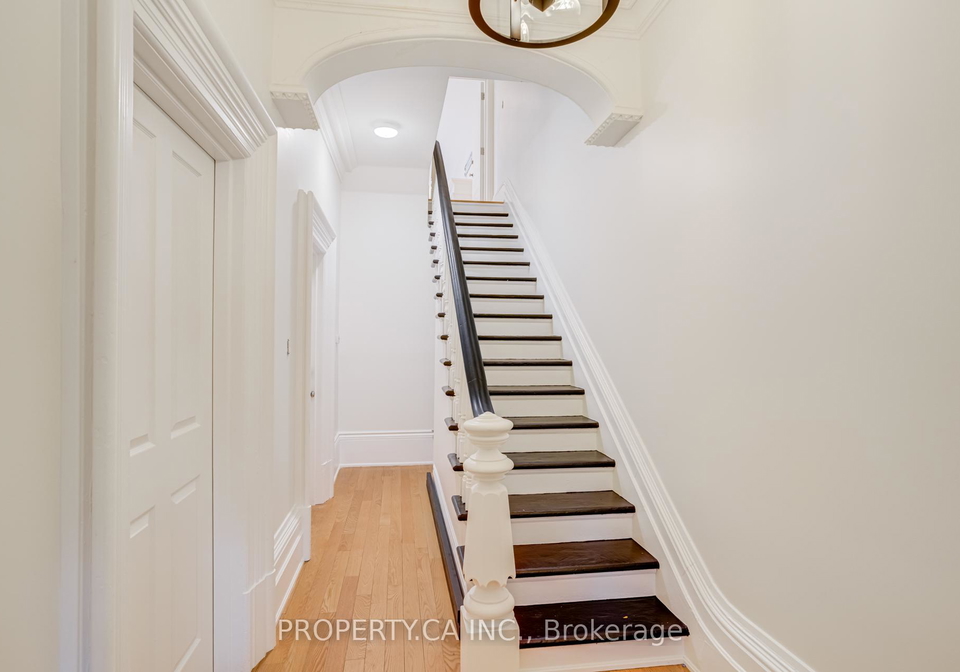 21-darcy-street-toronto-ontario-c13039632