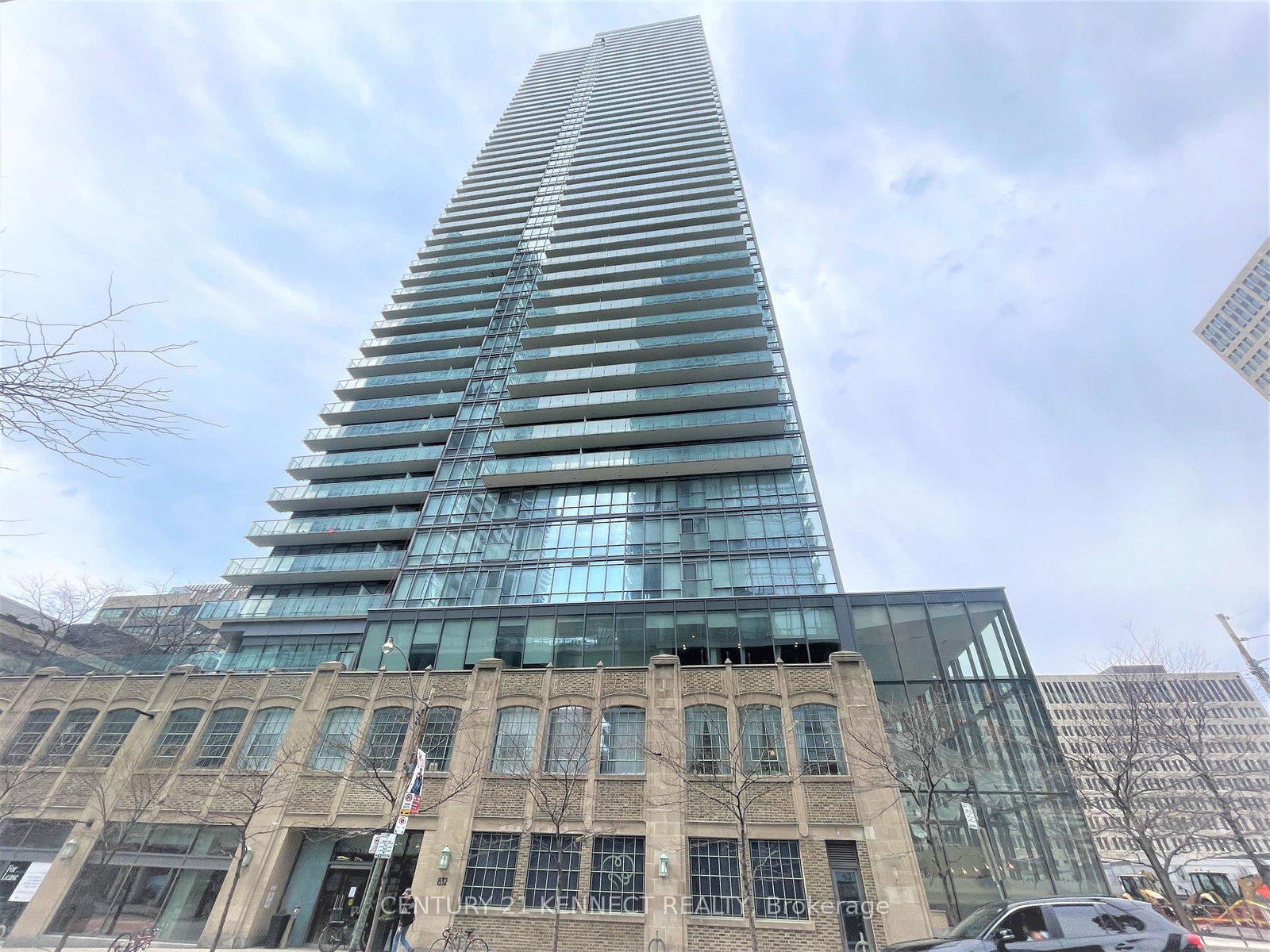 832-bay-street-toronto-ontario-c13040270