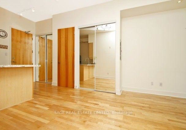 562-eglinton-avenue-e-toronto-ontario-c13040536
