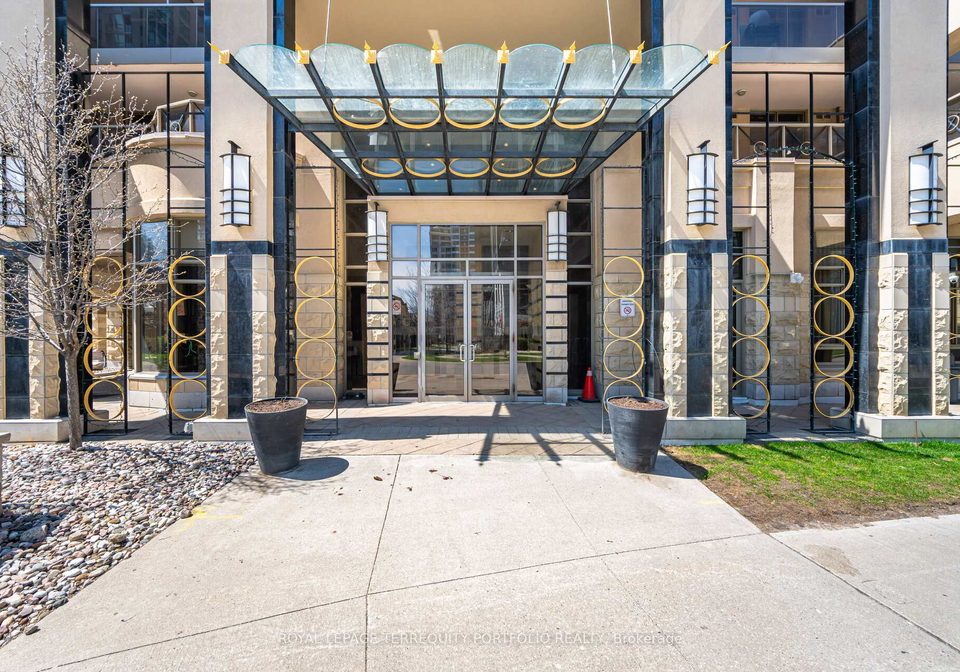 18-kenaston-gardens-north-york-ontario-c13040542