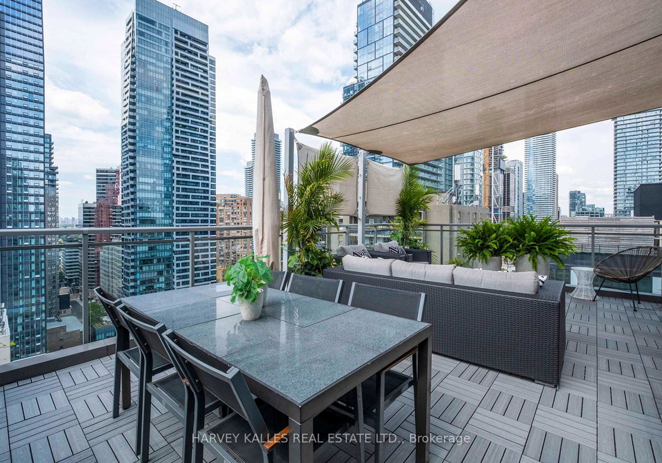 22-wellesley-street-e-toronto-ontario-c13040598