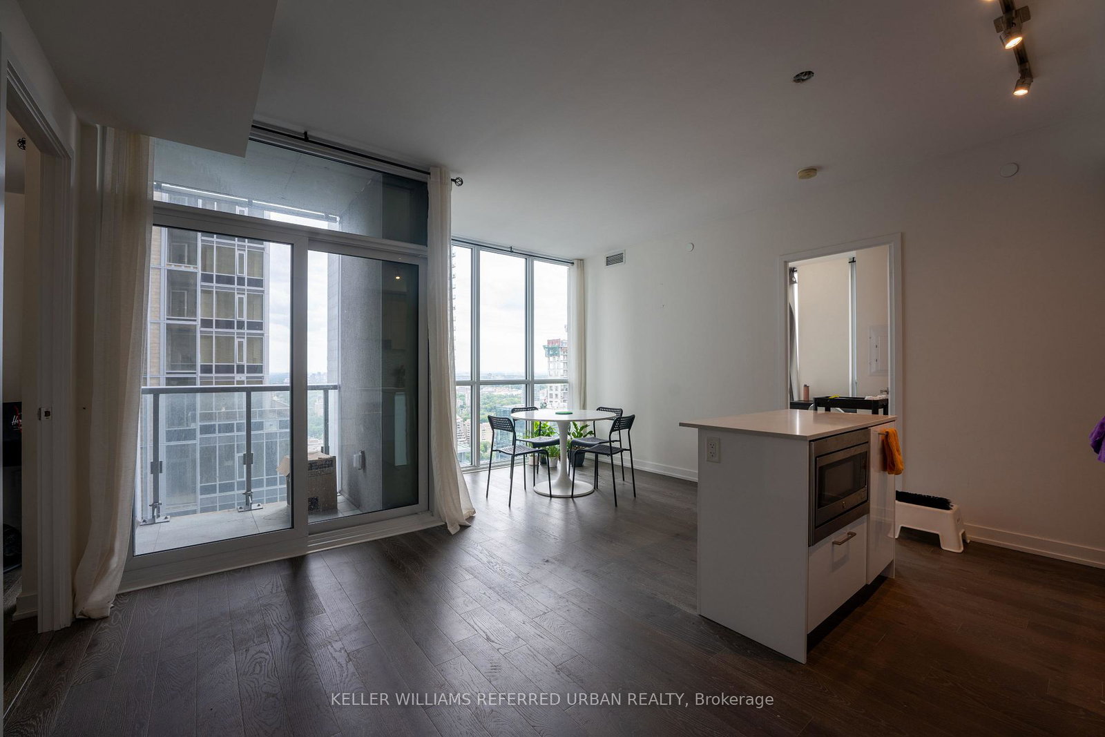 1-yorkville-avenue-toronto-ontario-c13040724