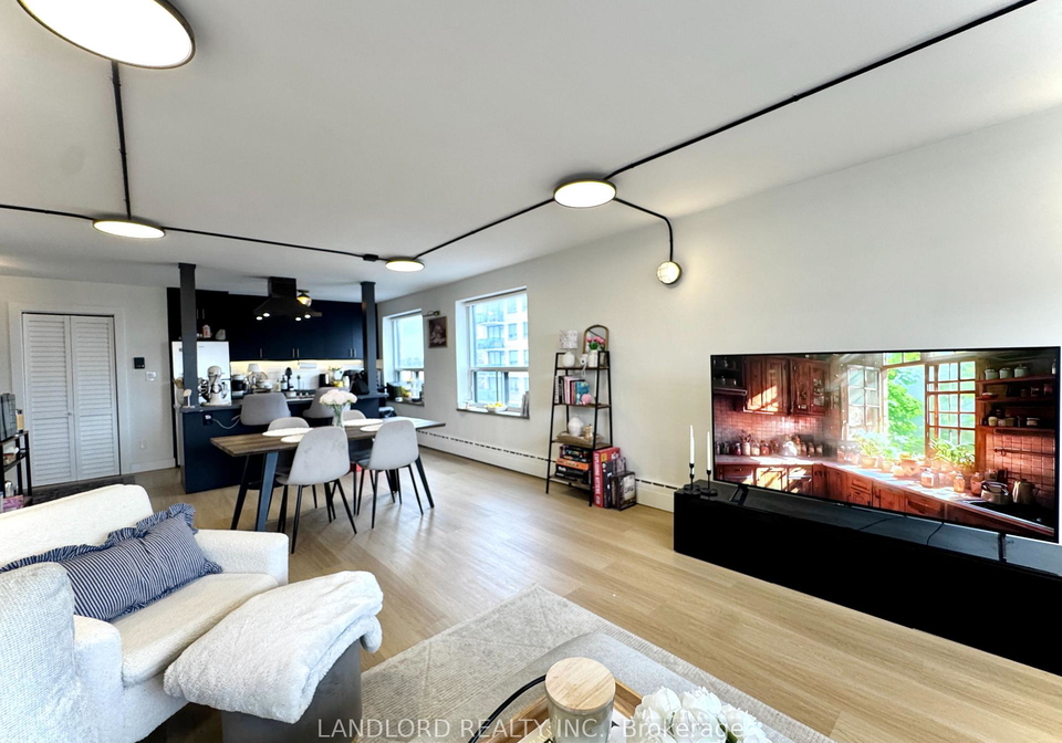 420-eglinton-avenue-e-toronto-ontario-c13040960
