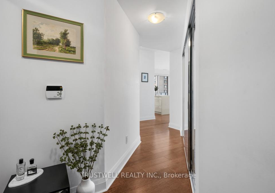 1080-bay-street-toronto-ontario-c13041496