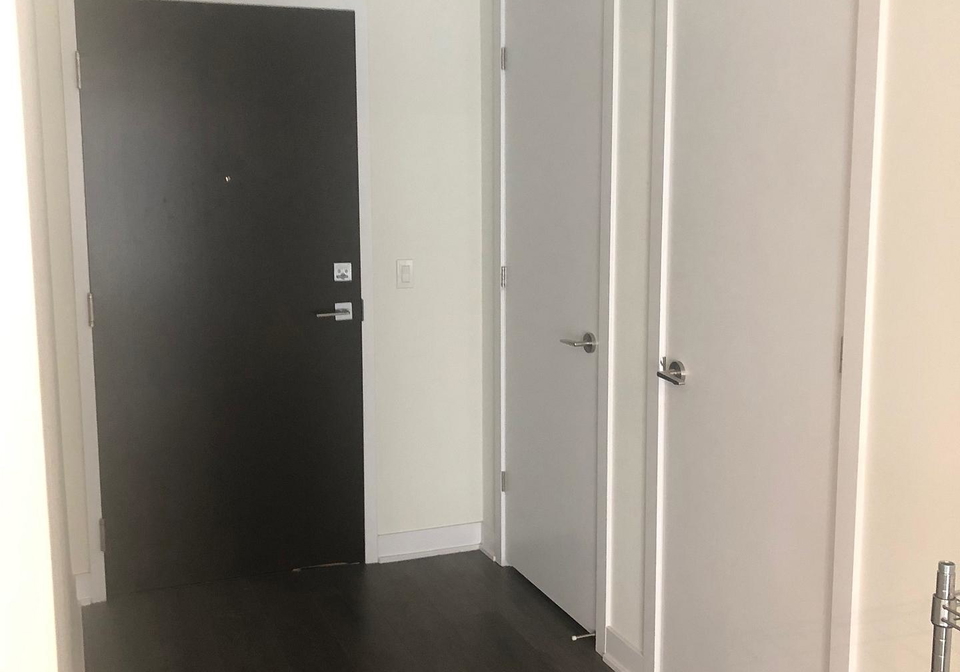 2221-yonge-street-toronto-ontario-c13041534