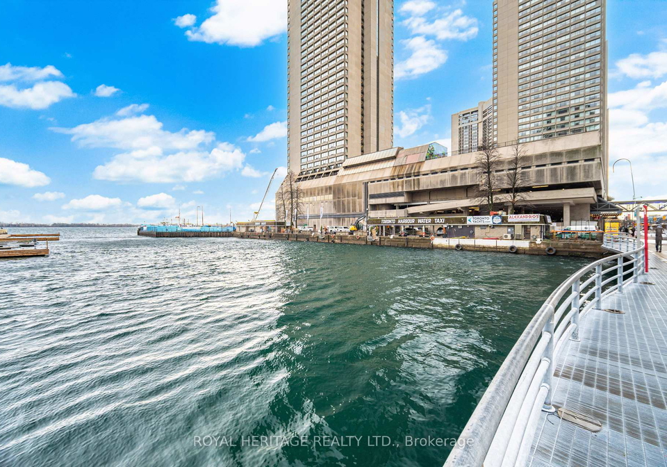 12-yonge-street-toronto-ontario-c13041604