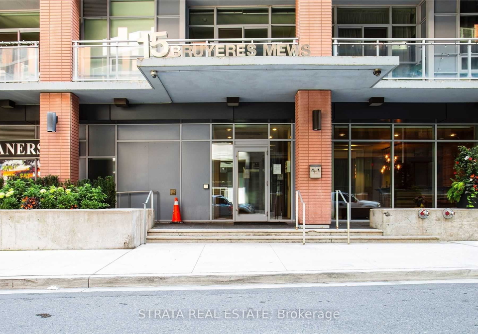 15-bruyeres-mews-toronto-ontario-c13041848