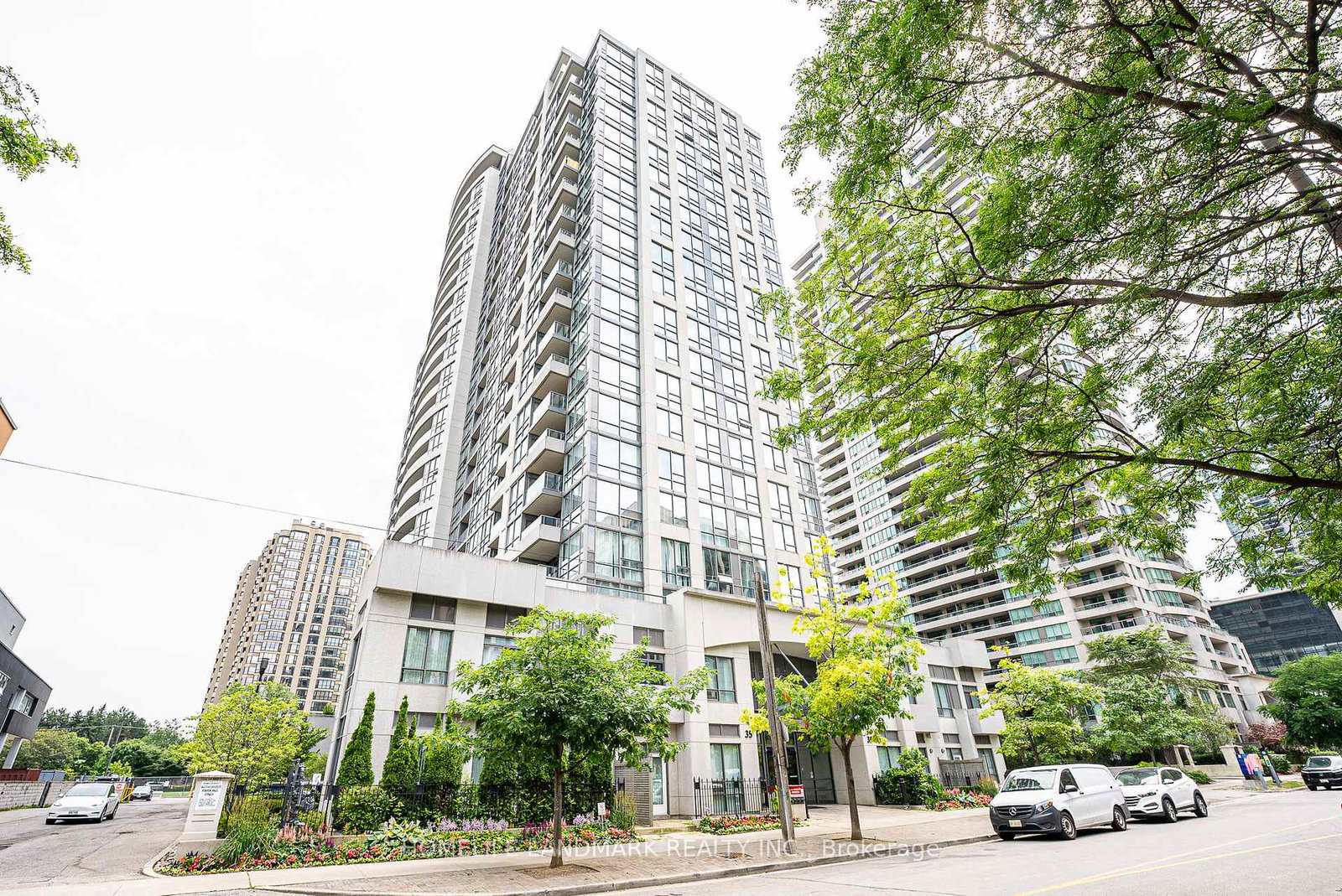 35-hollywood-avenue-north-york-ontario-c13042258