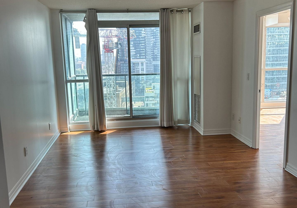 16-yonge-street-toronto-ontario-c13042548