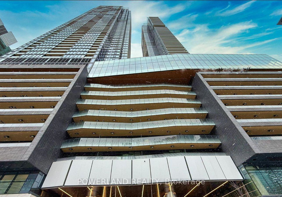 1-concord-cityplace-way-toronto-ontario-c13042664