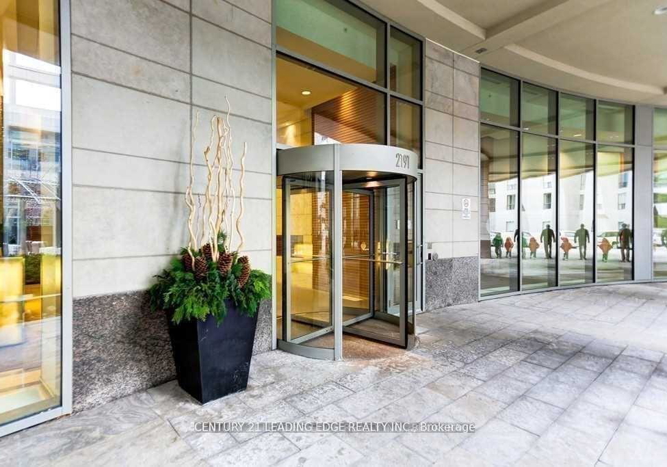 2191-yonge-street-toronto-ontario-c13042676