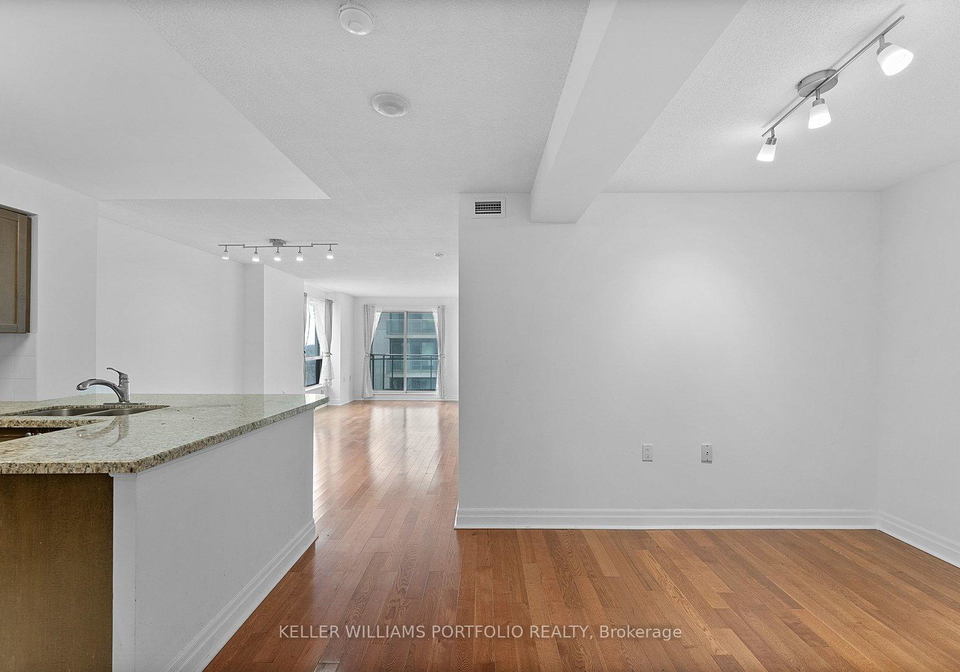 21-hillcrest-avenue-north-york-ontario-c13043032