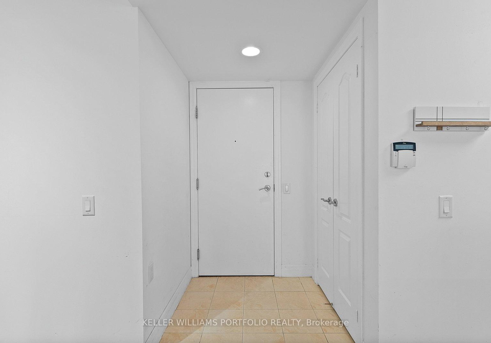 21-hillcrest-avenue-north-york-ontario-c13043032