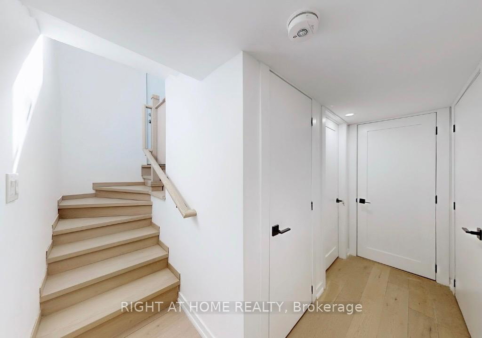 118-clifton-avenue-toronto-ontario-c13043184