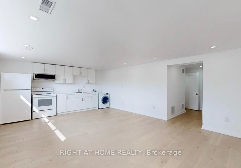118-clifton-avenue-toronto-ontario-c13043184