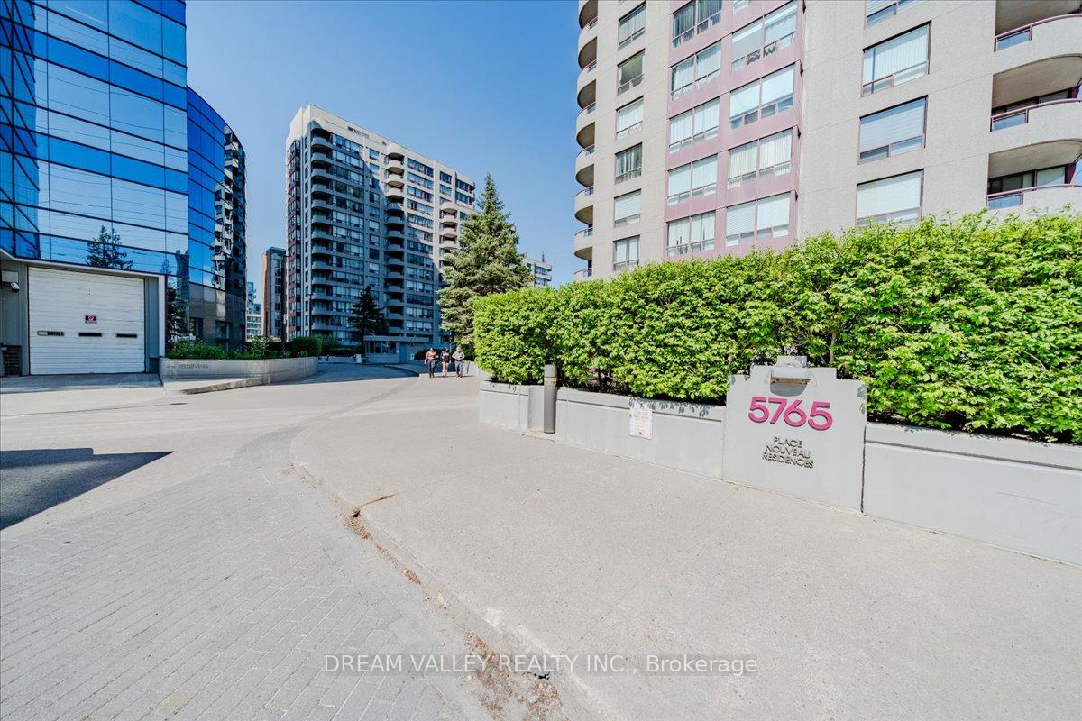 5765-yonge-st-street-north-york-ontario-c13043270
