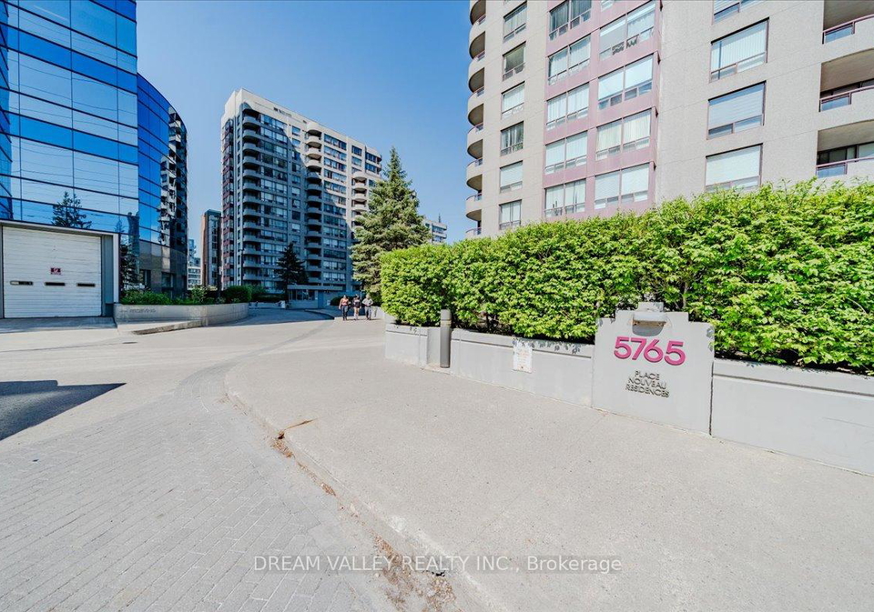 5765-yonge-st-street-north-york-ontario-c13043270