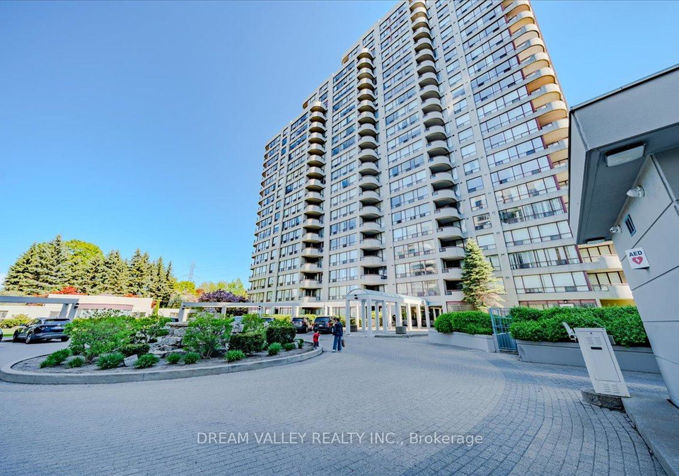 5765-yonge-st-street-north-york-ontario-c13043270