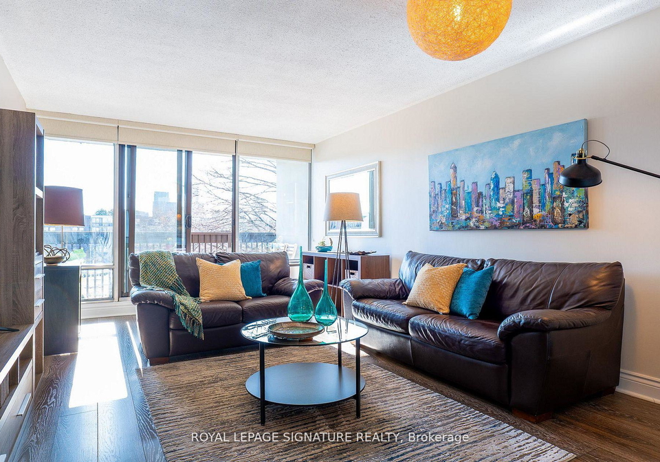 30-fashion-roseway-north-york-ontario-c13043362