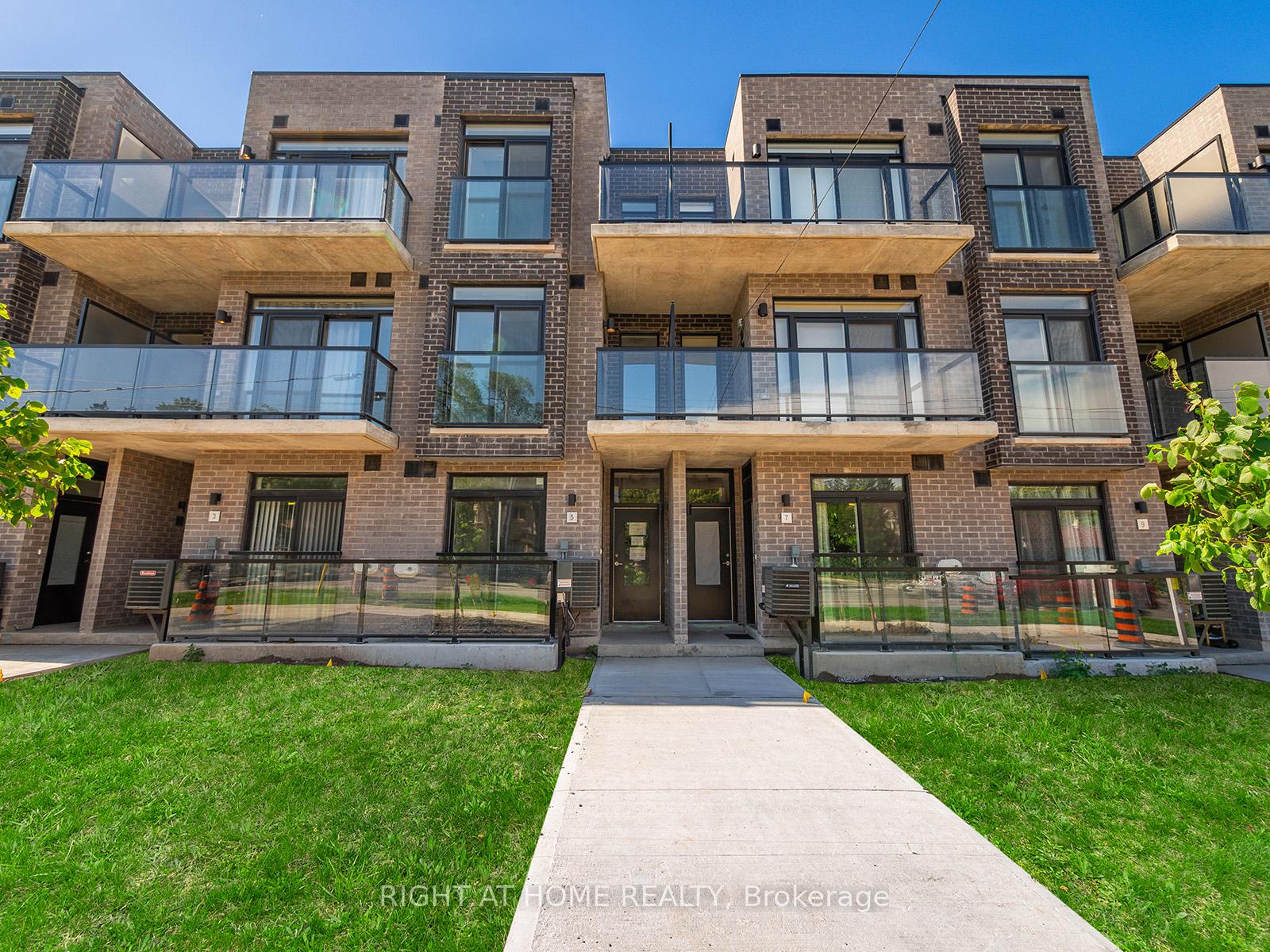 262-finch-avenue-e-north-york-ontario-c13043472