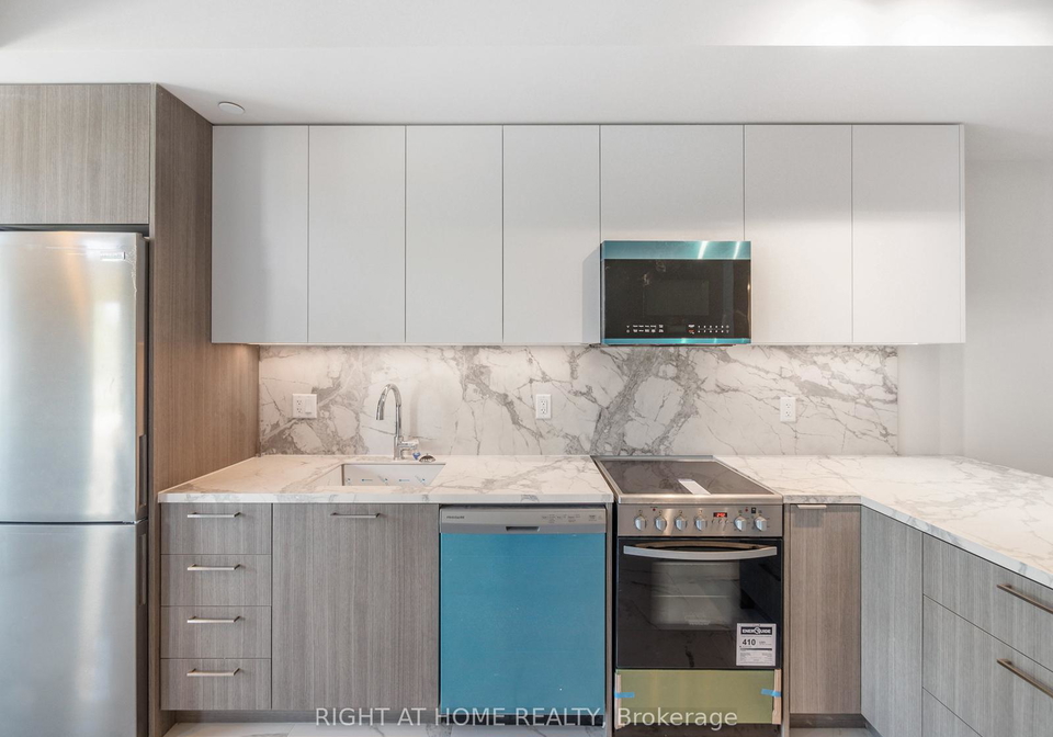 262-finch-avenue-e-north-york-ontario-c13043472