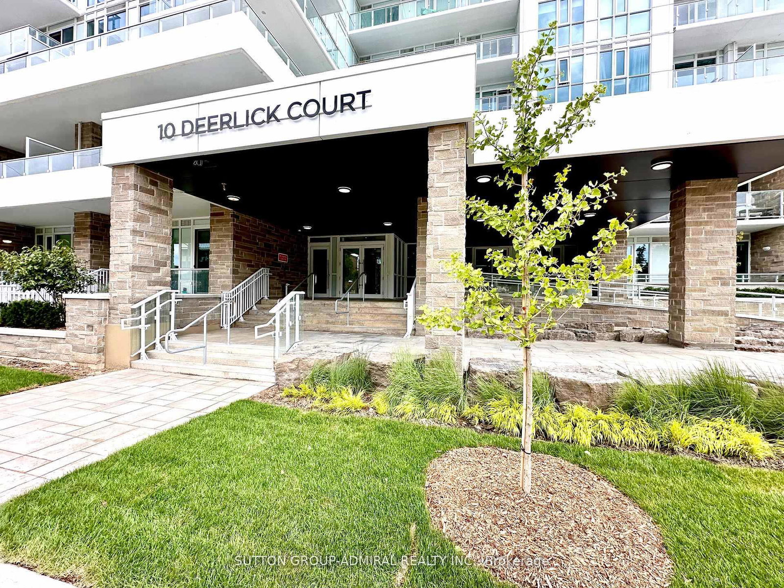 10-deerlick-court-north-york-ontario-c13043474
