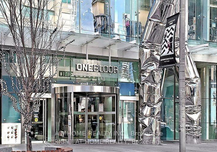 1-bloor-street-e-toronto-ontario-c13043566