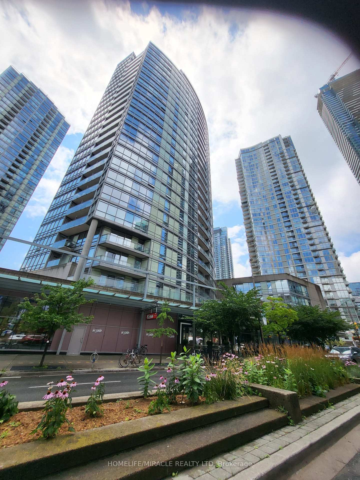 3-navy-wharf-court-toronto-ontario-c13043644