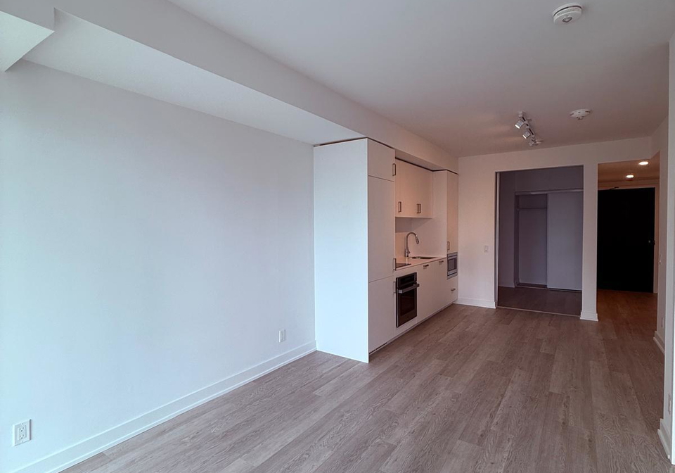 88-queen-street-toronto-ontario-c13043720