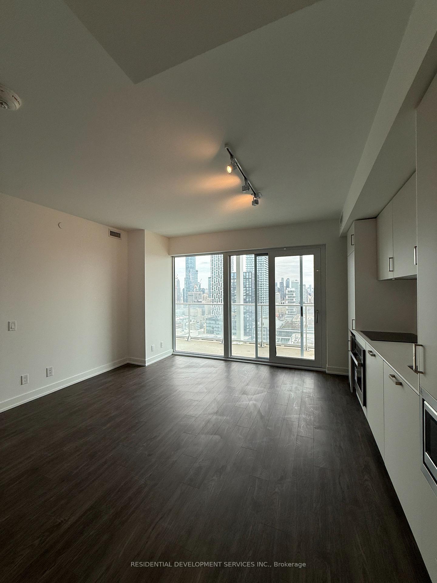 88-queen-street-toronto-ontario-c13043726