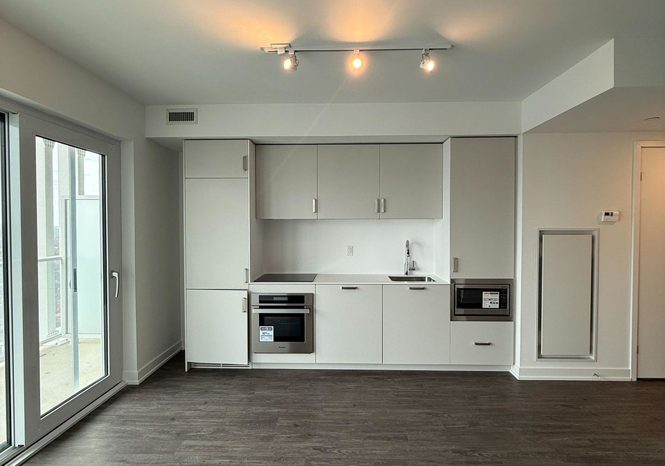 88-queen-street-toronto-ontario-c13043726